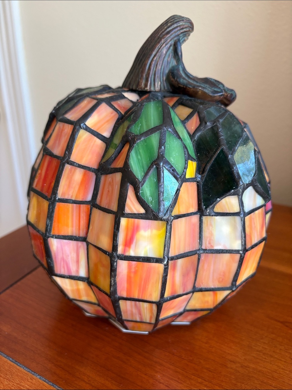 9” LIT Tiffany Style Stained Glass Pumpkin Accent Lamp Fall Autumn Farmhouse - Picture 2 of 16
